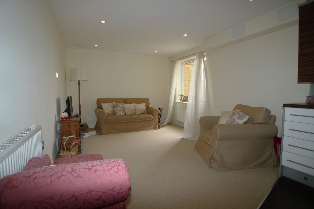 Property photo 2 of 8