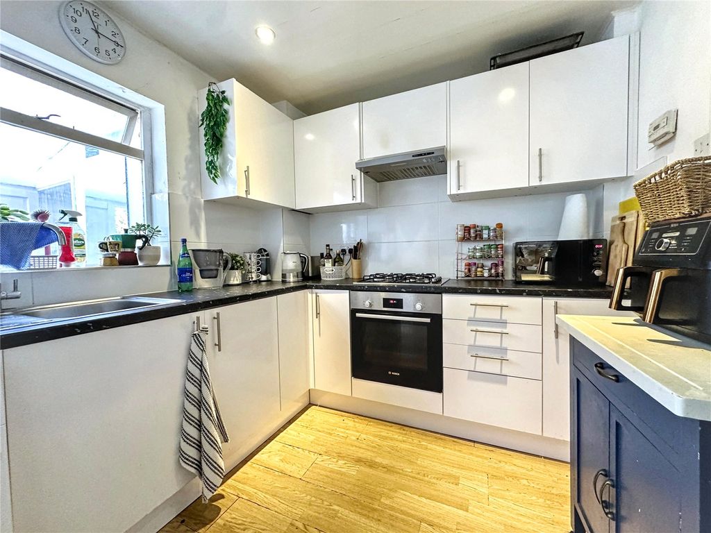 Property photo 3 of 16 Picture No. 25