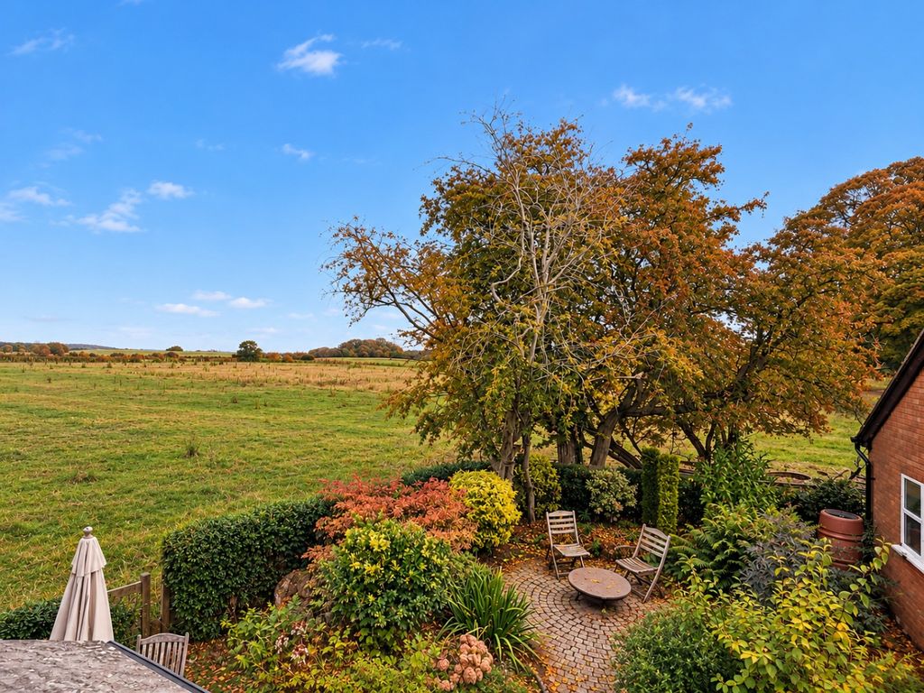 Property photo 2 of 67 5413274