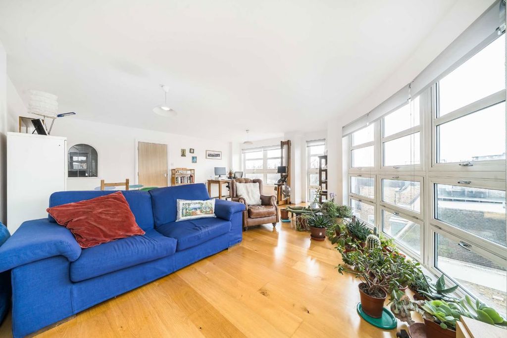 Property photo 3 of 9