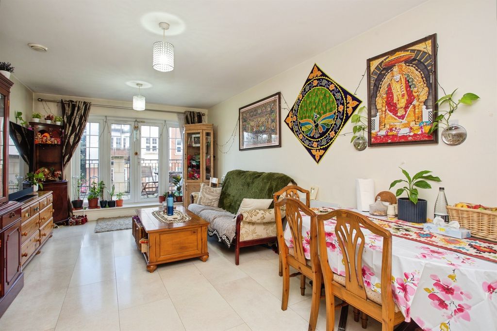 Property photo 3 of 13