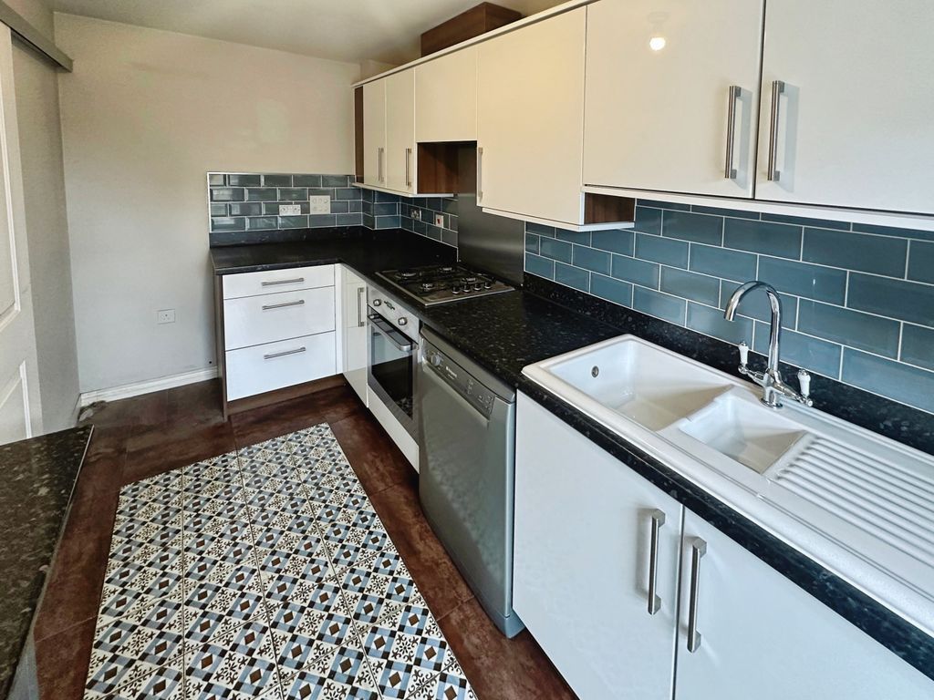 Property photo 2 of 14 Image