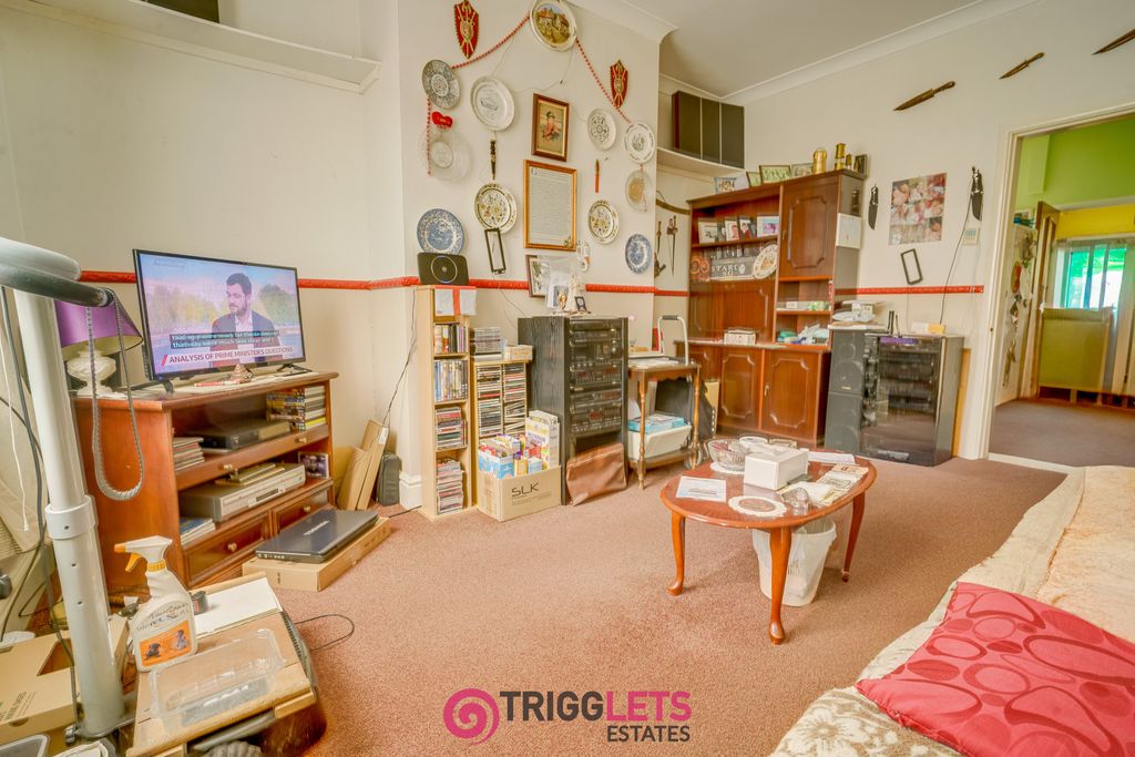 Property photo 3 of 14