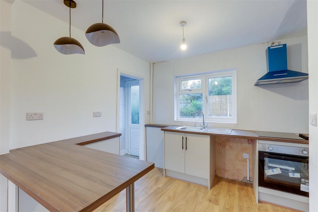 Property photo 2 of 17 101125_12.Jpg