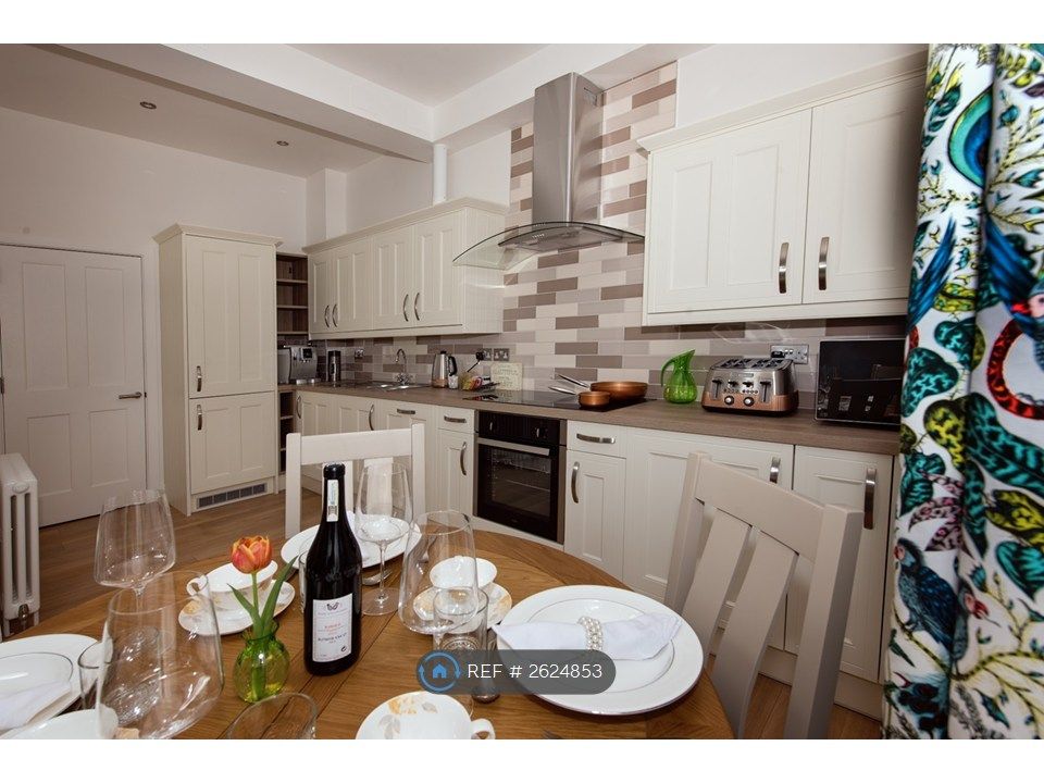 Property photo 3 of 16 Kitchen