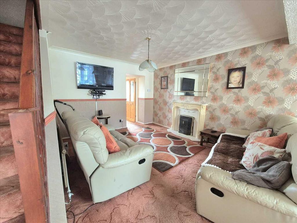 Property photo 3 of 23