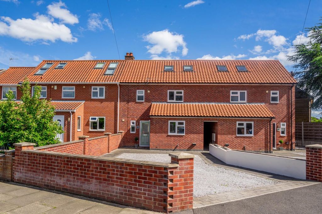 Property photo 1 of 19 External