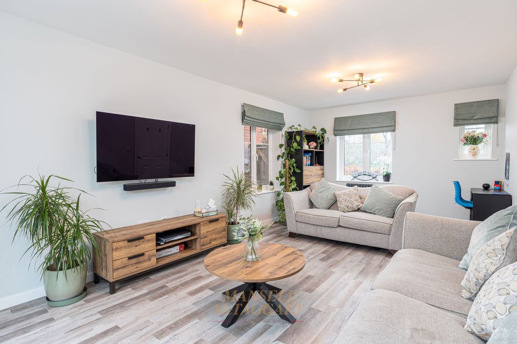 Property photo 2 of 29