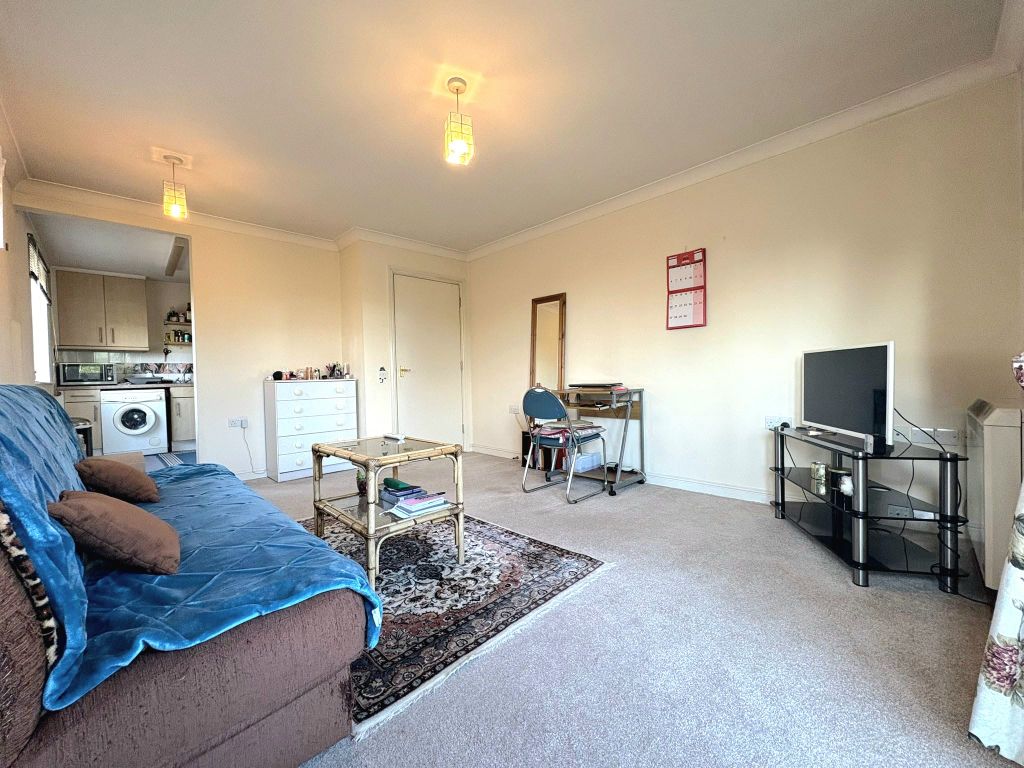 Property photo 3 of 10 6