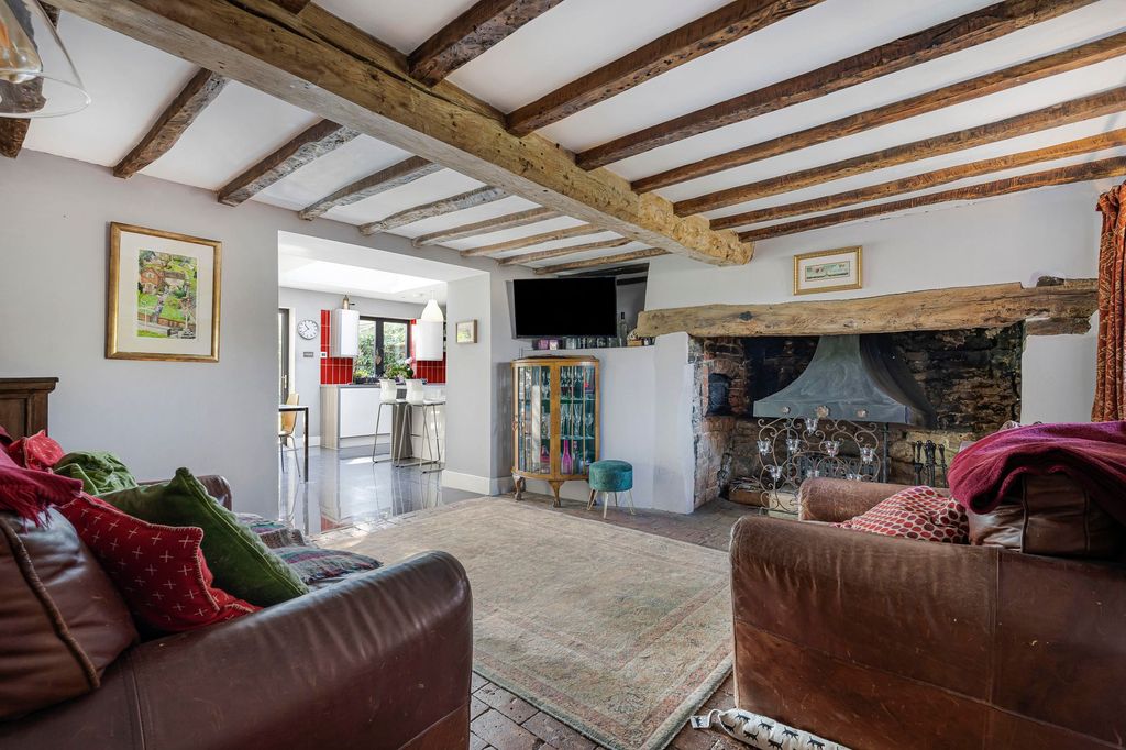 Property photo 2 of 18
