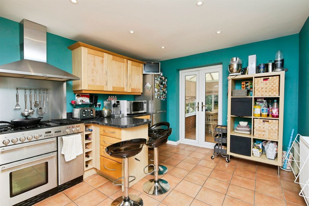 Property photo 3 of 17