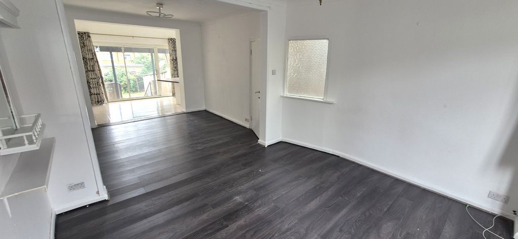 Property photo 1 of 13 3 Bedroom Semi Detached House