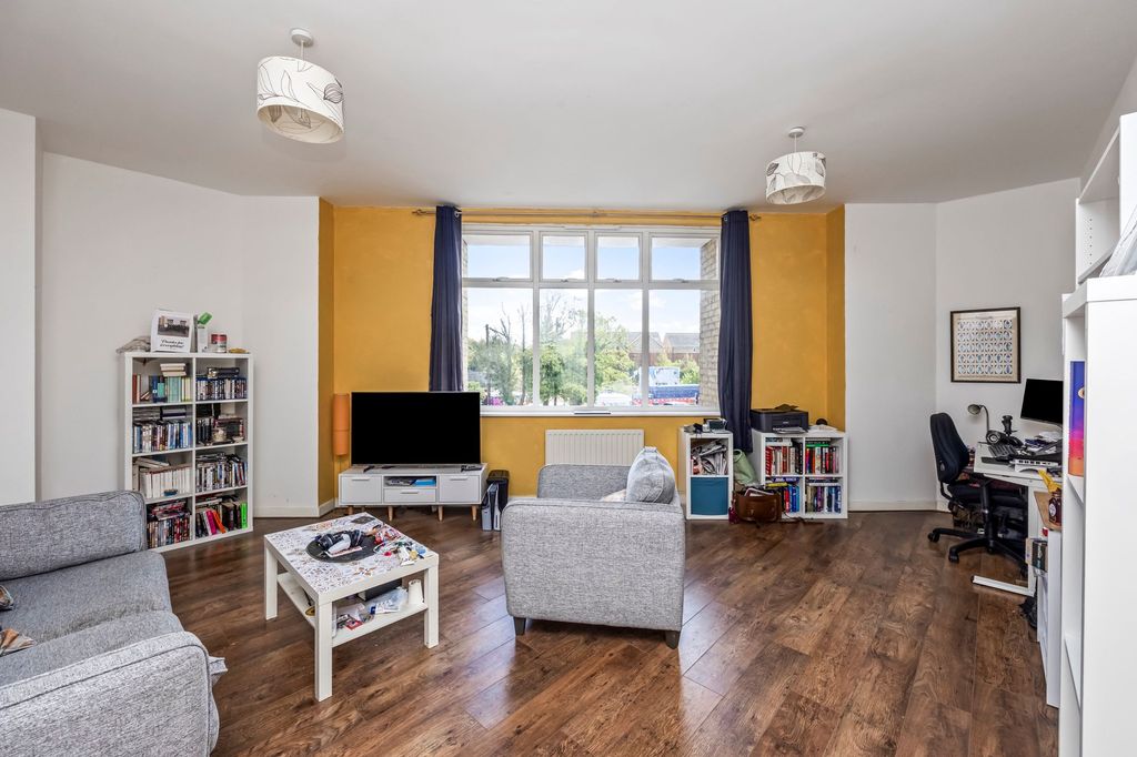 Property photo 2 of 17