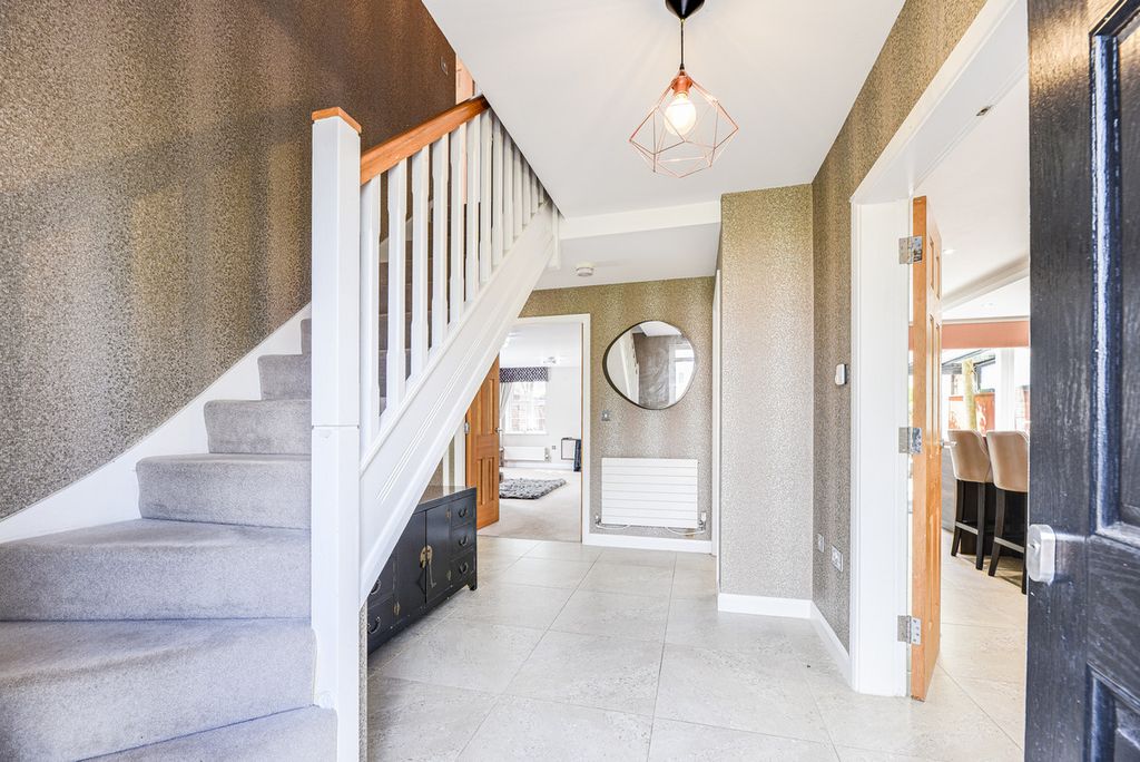 Property photo 3 of 23