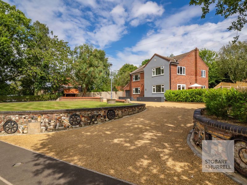 Property photo 1 of 32 Approach