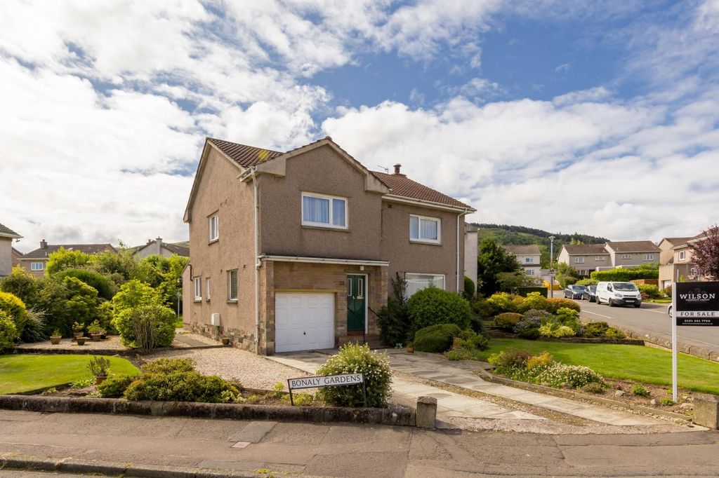 Property photo 1 of 28