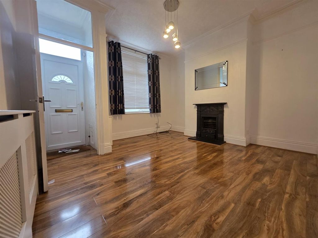 Property photo 1 of 6 74A8ba4F-Cf66-4B9B-8917-F14c2E8Eeb11.Jpg