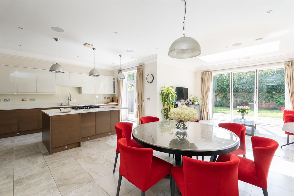 Property photo 2 of 24 Image