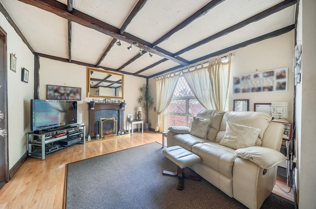 Property photo 2 of 28 1465361-16-6A0E22...