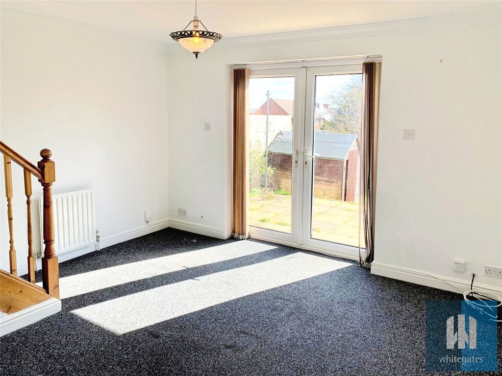Property photo 3 of 22 Picture No. 04