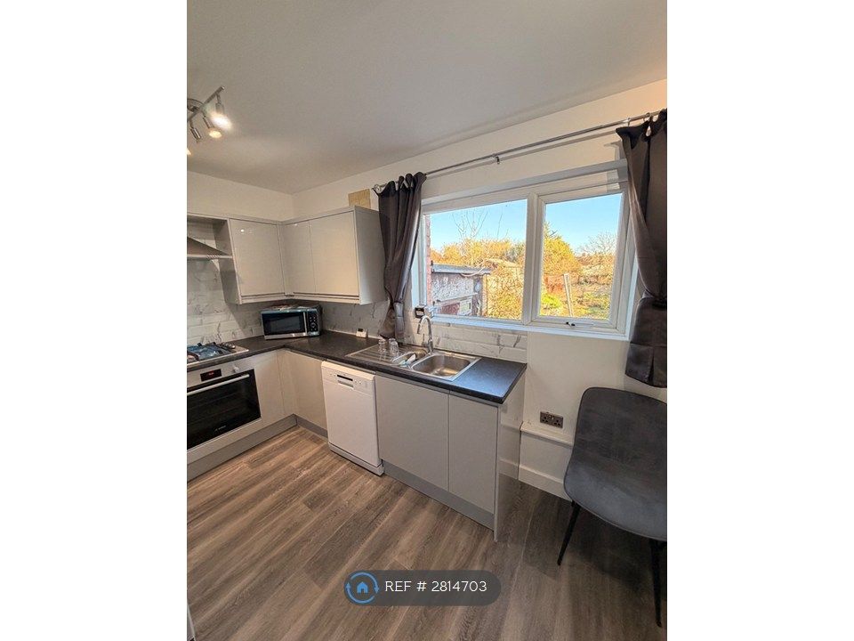 Property photo 3 of 27