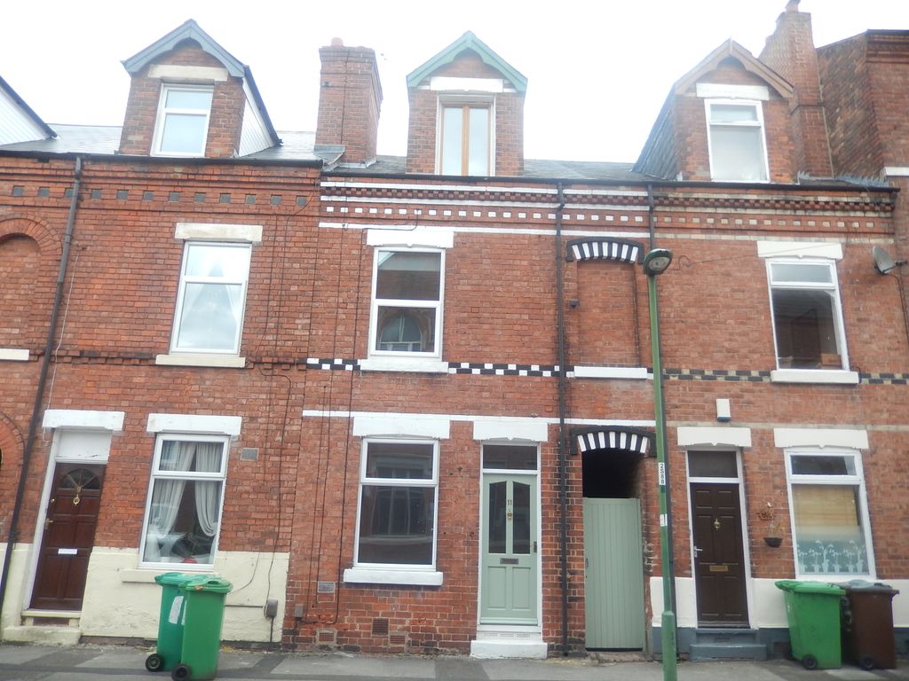 3 bed terraced house to rent Carrington