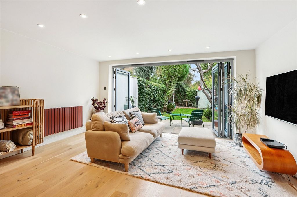 Property photo 2 of 15 Reception