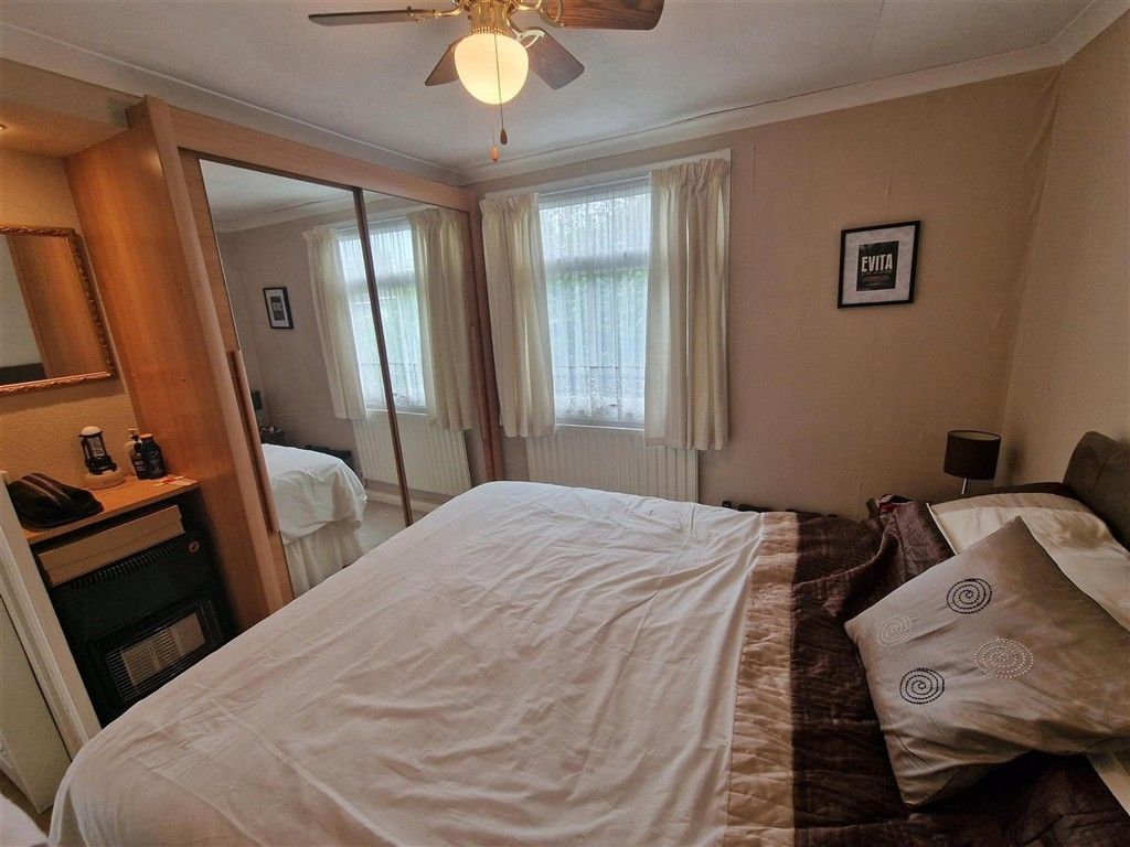 Property photo 3 of 6 Bedroom 1