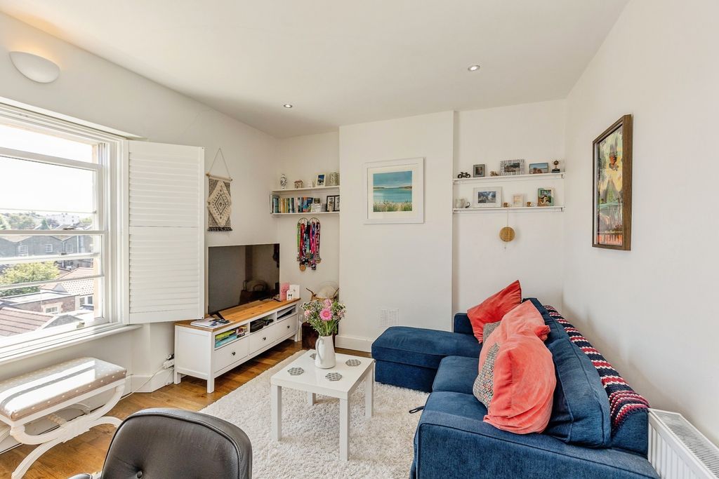 Property photo 2 of 12 Pbox-Img.Jpg