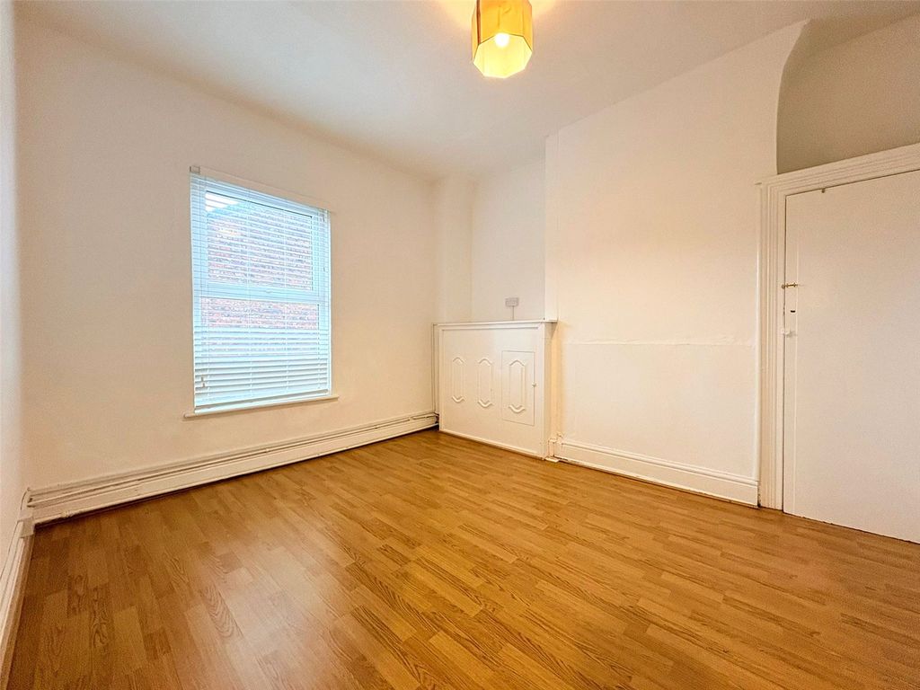 Property photo 3 of 11 Picture No. 29