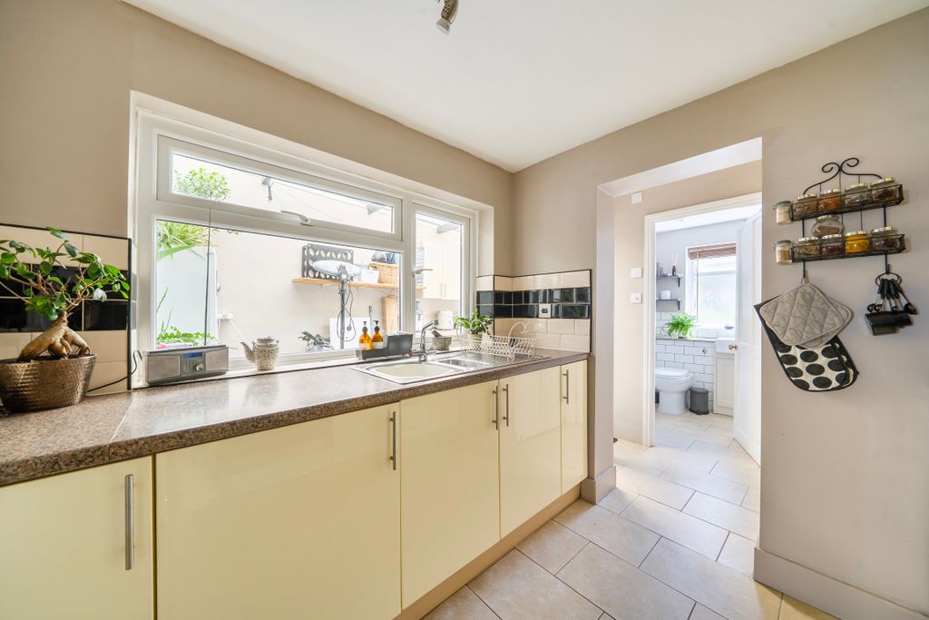 Property photo 2 of 12 15035076