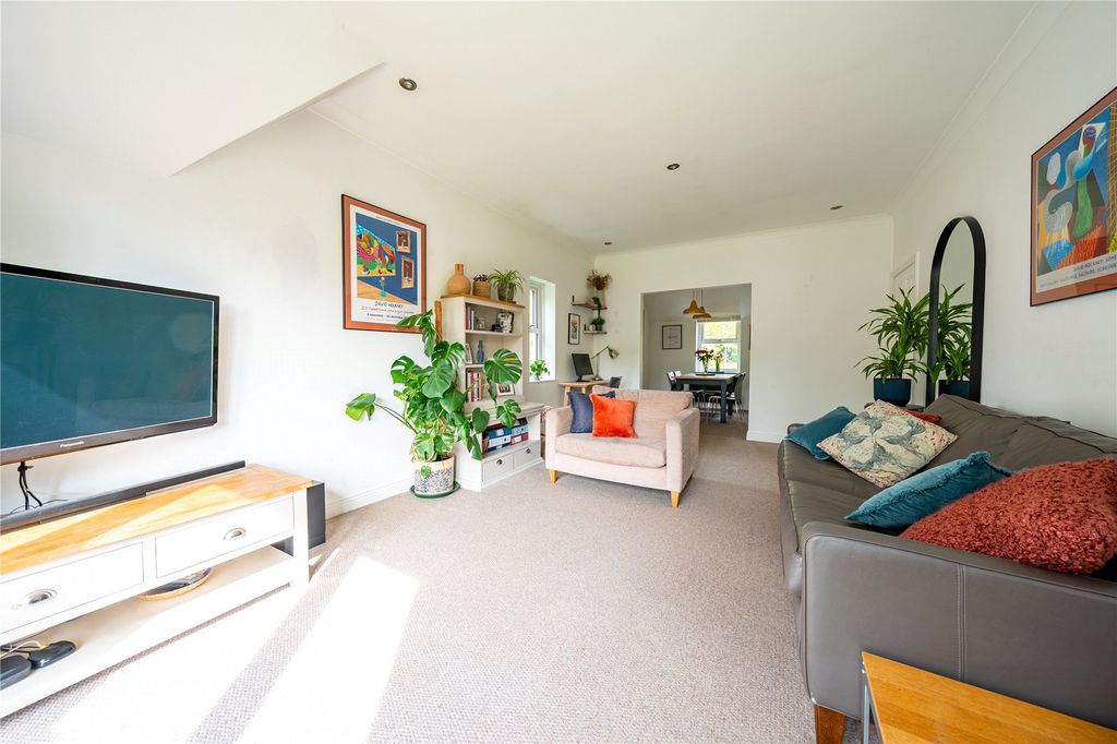 Property photo 3 of 12 Picture No. 02