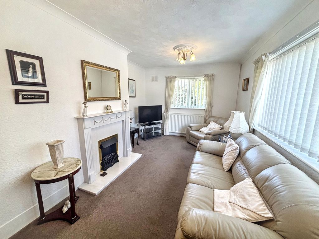 3 bed flat for saleNorth Ridge, Bedlington NE22 photo 4