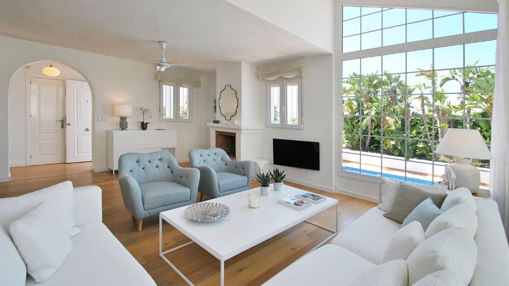 Property photo 2 of 12