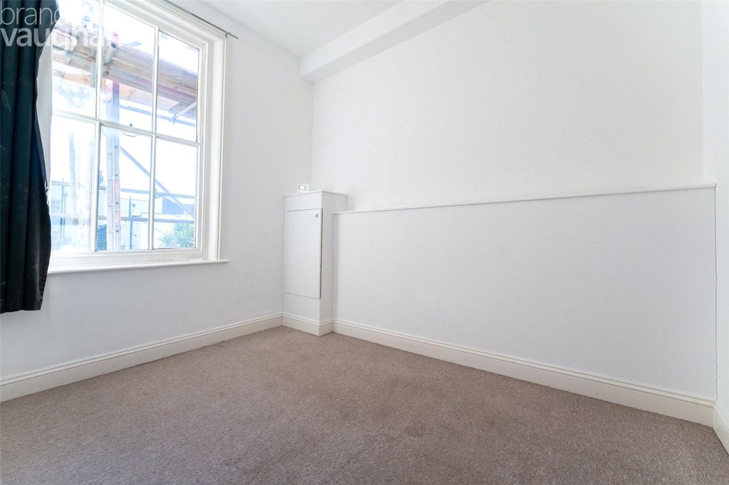 Property photo 3 of 7 Bedroom