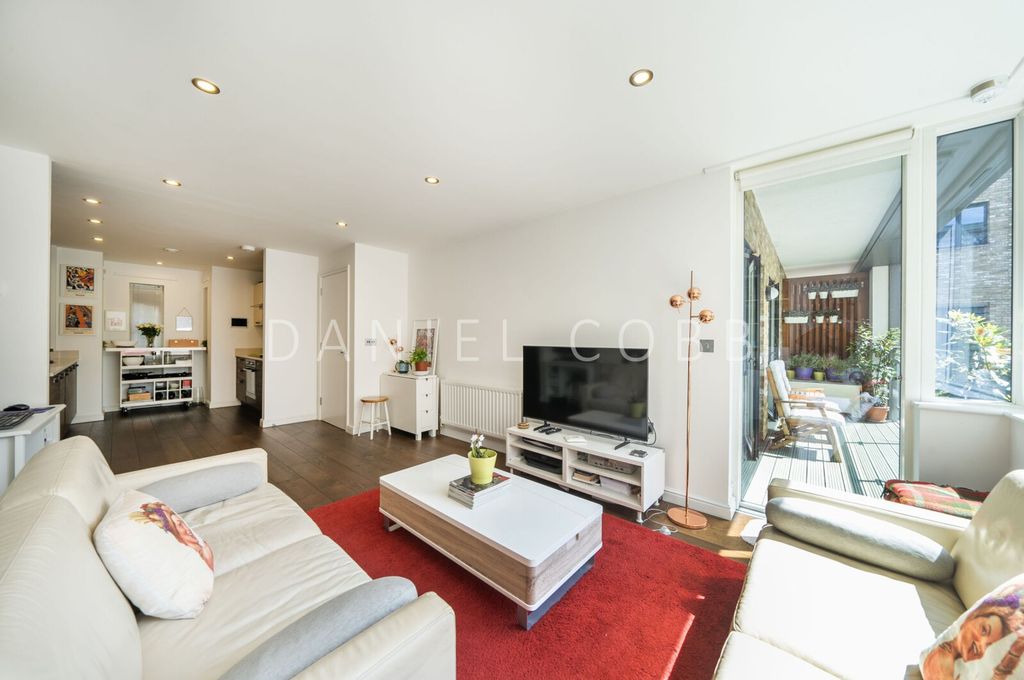 Property photo 2 of 21