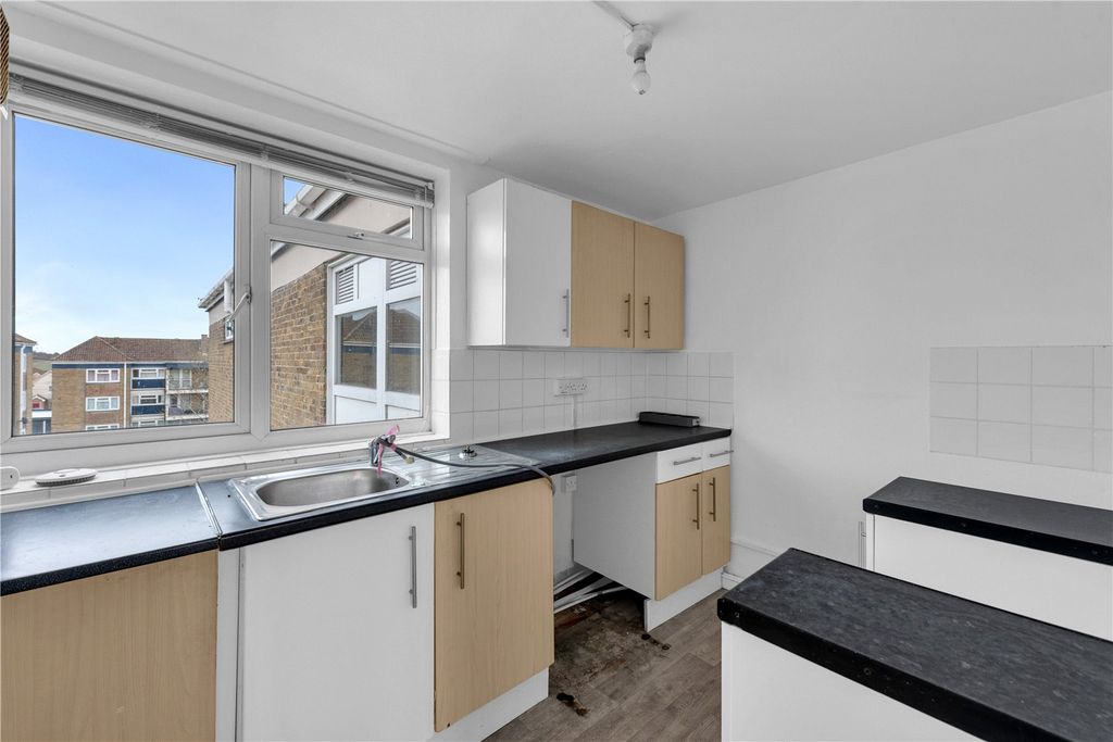 Property photo 3 of 17 Picture No. 35