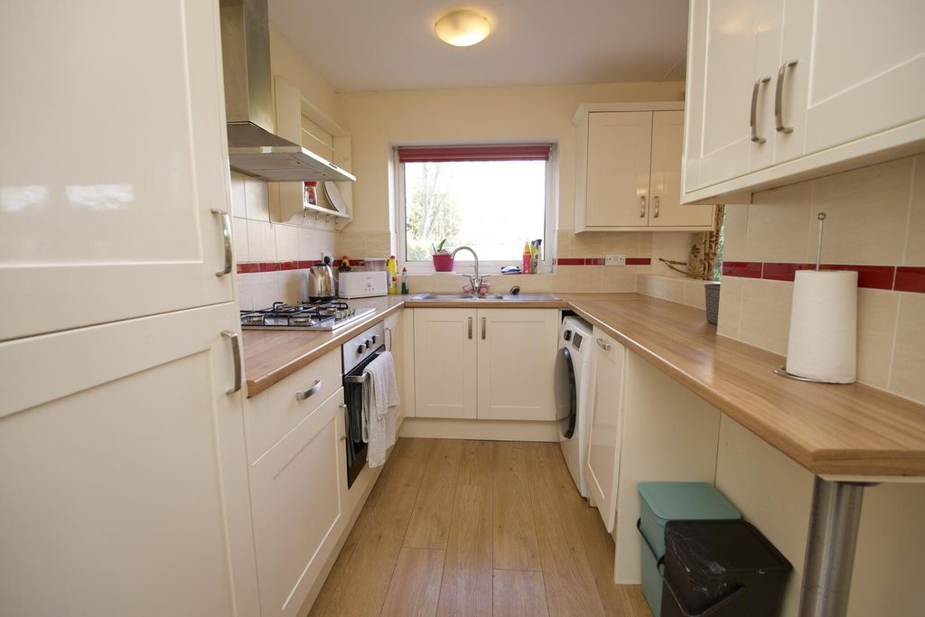 Property photo 3 of 14 Kitchen