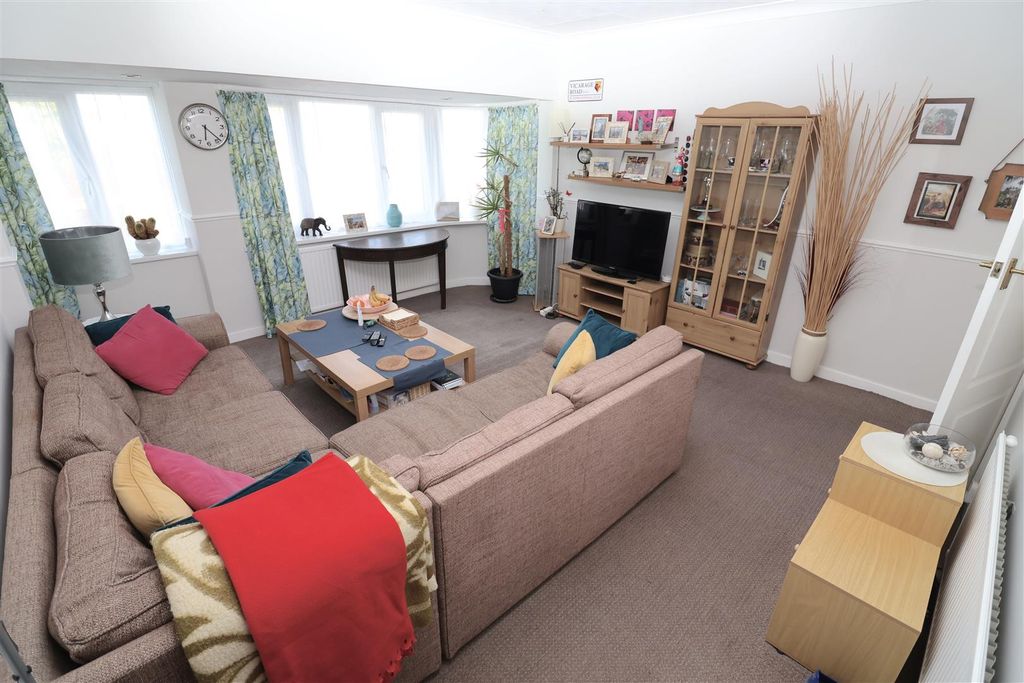 Property photo 2 of 12 Img_1068.Jpg