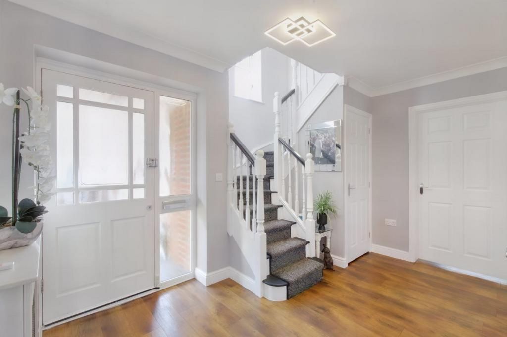 Property photo 2 of 23