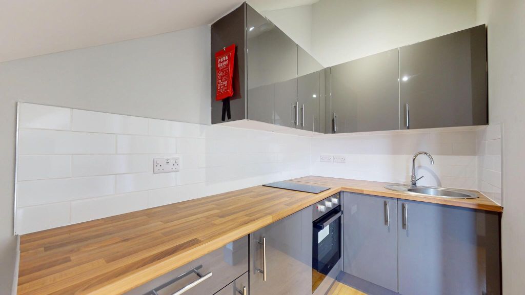 Property photo 2 of 10 Kitchen