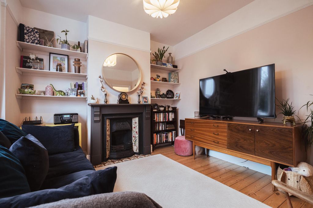 Property photo 2 of 12 Living Room