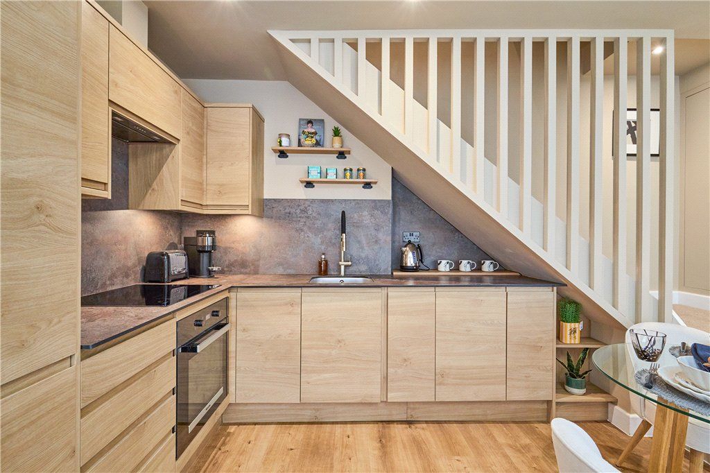 Property photo 3 of 14 Fitted Kitchen