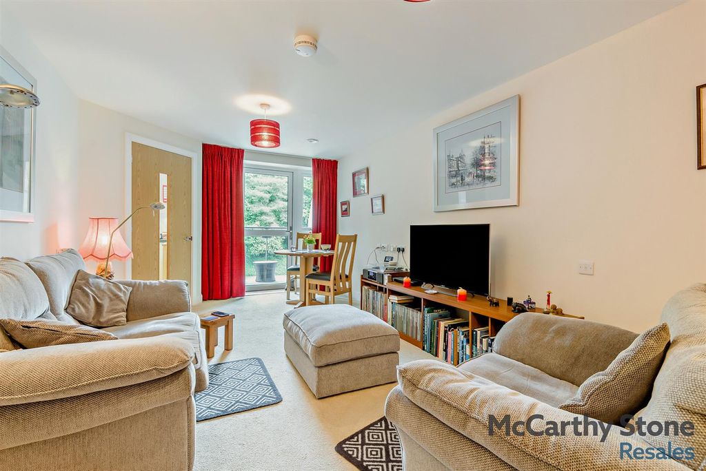 Property photo 1 of 16 Living Room