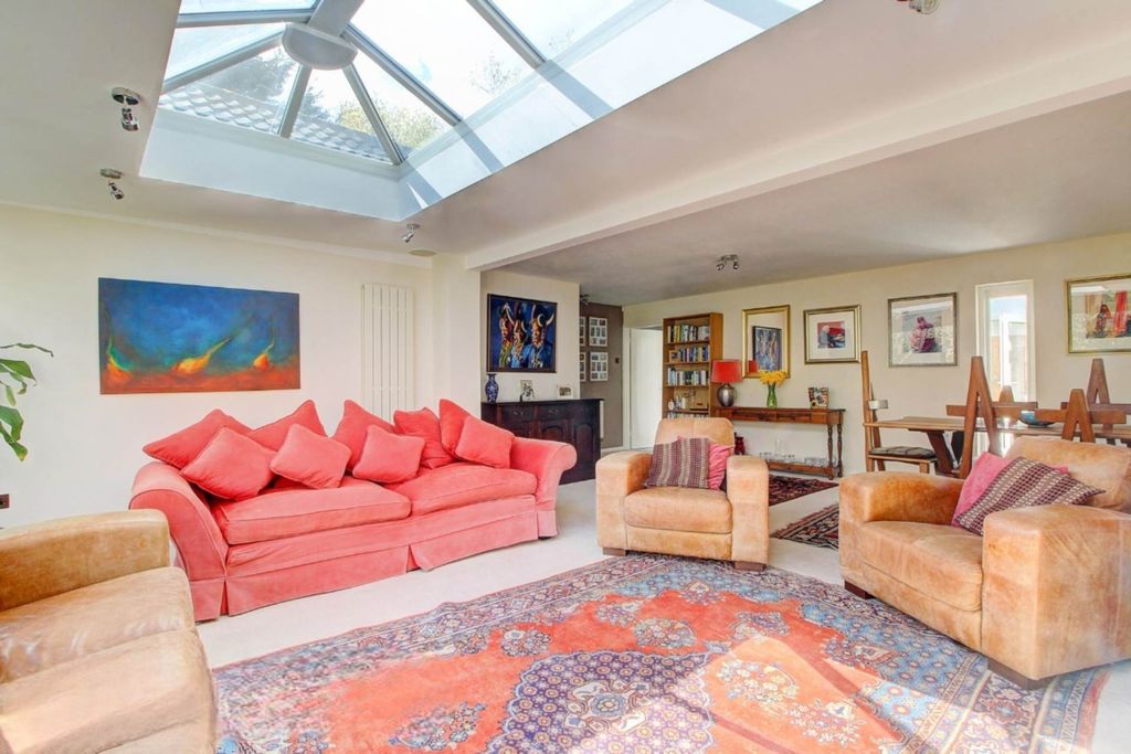 Property photo 1 of 24
