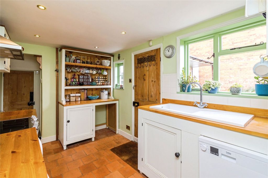 Property photo 3 of 20