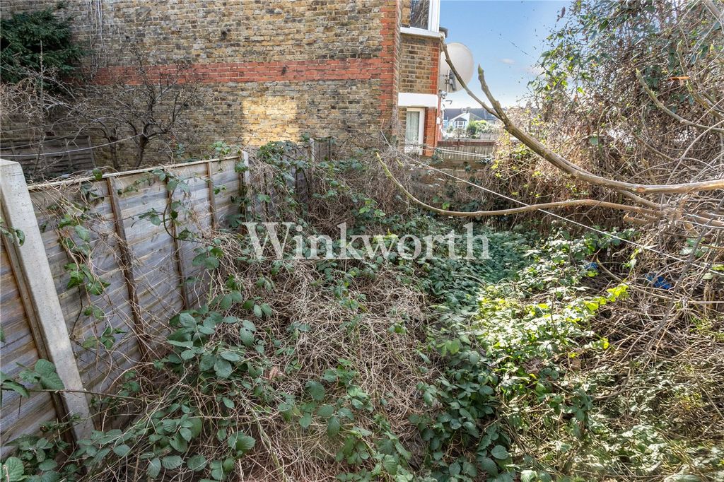 Property photo 3 of 11 Picture No. 18