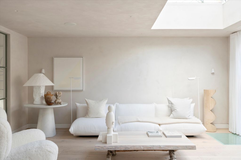 Property photo 3 of 28 Image