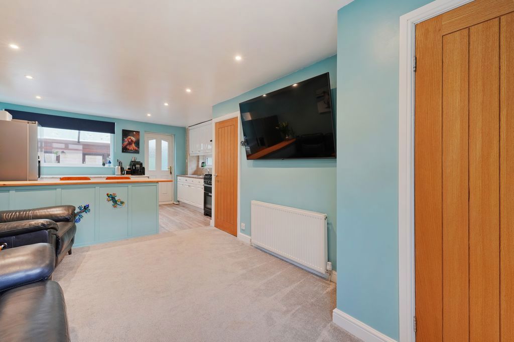 Property photo 2 of 26