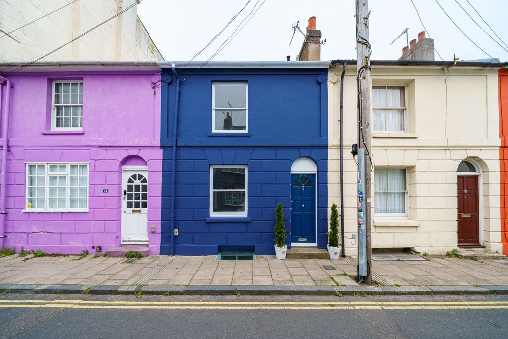 Property photo 1 of 17 5240301